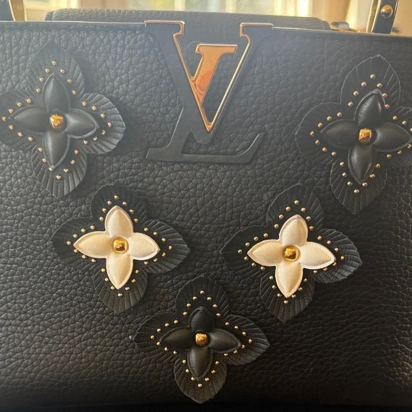 Elegant Black Designer Handbag - Picture 2 of 7